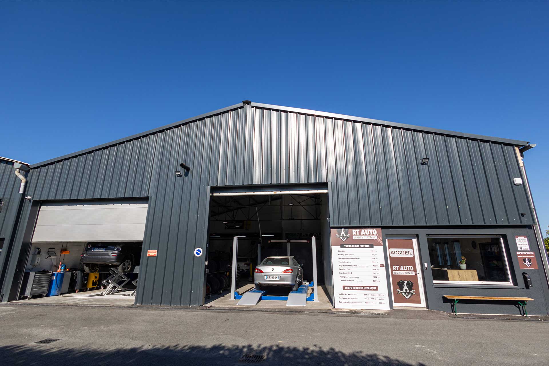 Façade du garage RT Auto à Labenne